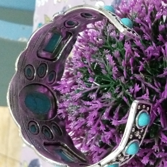 Turquoise and Silver Metal Cuff Bracelet - Picture 4 of 7